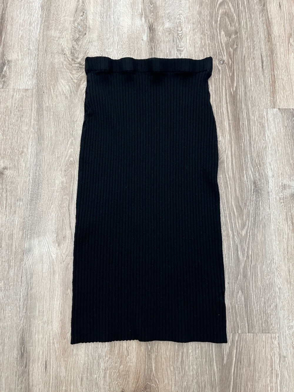 H&M Black Ribbed Midi Skirt